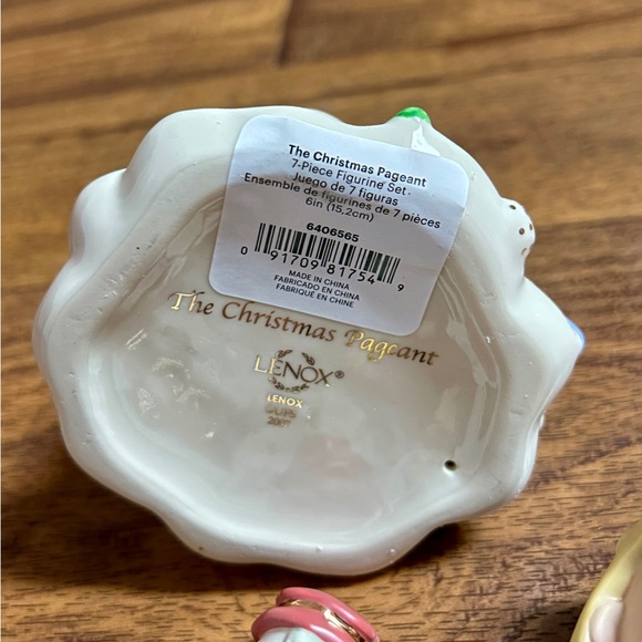 Lenox ~ Peanuts Porcelain Multi-Colors 7-Piece Christmas Pageant Figurines~ New - Picture 13 of 16